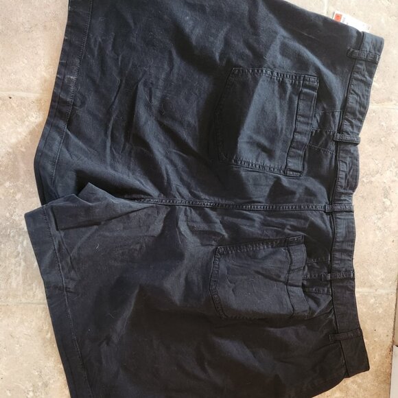 Penningtons Plus Size Curvy-Fit Shorts – Black Cotton, 6″ Inseam, NWT - Picture 3 of 5